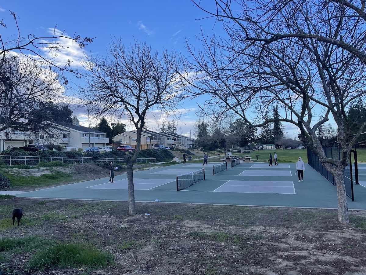 Lone Hill Park