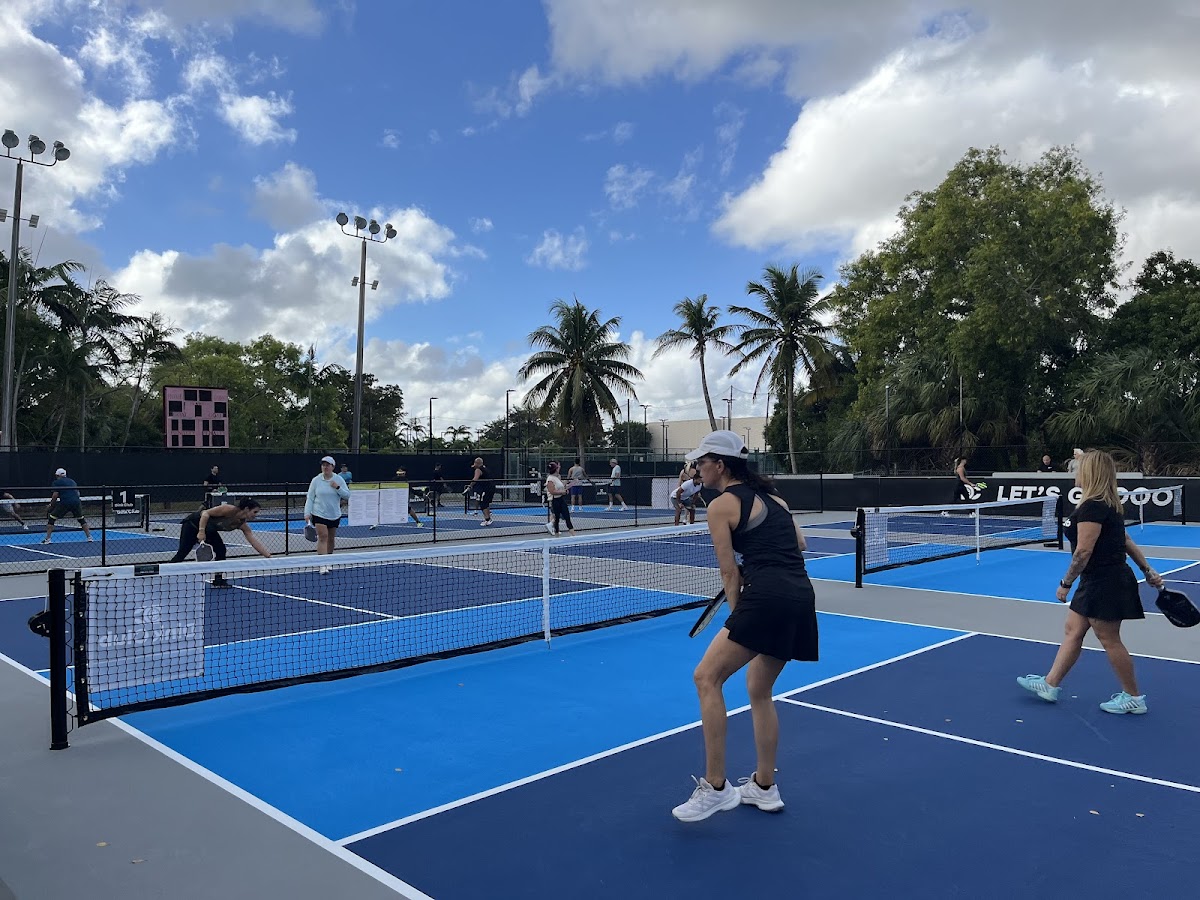 Dink Club Pickleball Courts