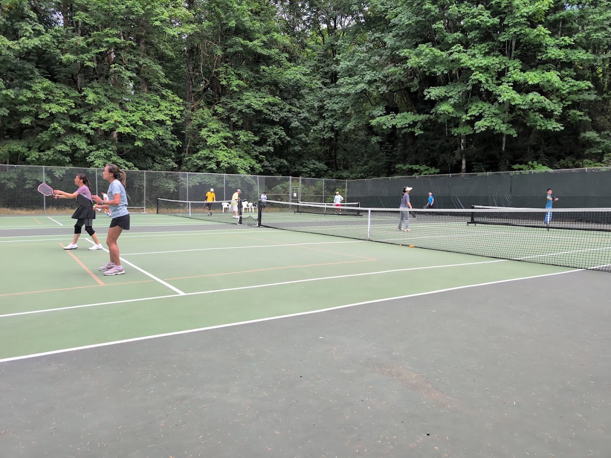 Eastgate Park Pickleball and Tennis Courts